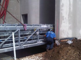 posizionamento scale mobili - Autogru Roma srl 
